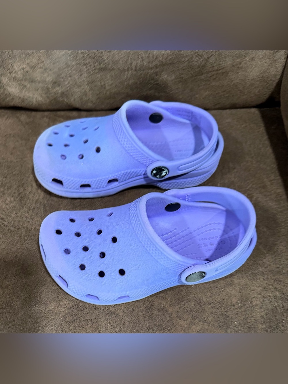 CROCS Girls Size 9 Toddler Classic Clog in  Purple